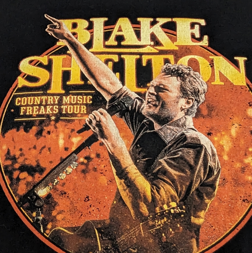 Blake Shelton 2018 Vintage Tee Country Music Freaks Tour Dates/Cities Small